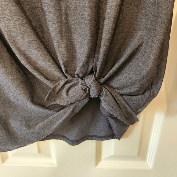 NWOT We Wander Active Long-Sleeve Top Gray Size Large - Picture 10 of 10